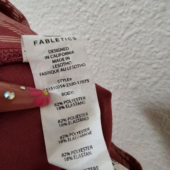 Fabletics Define Powerhold Mid-Rise Capris in Terracotta Winding Vine Size 1X - Picture 7 of 7